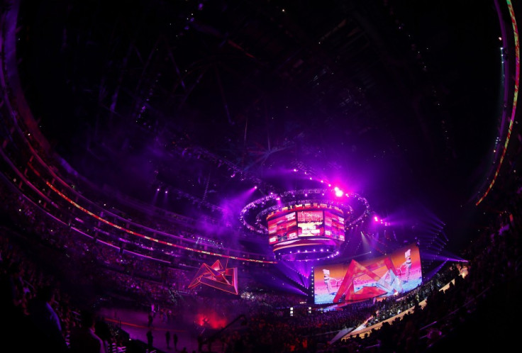 General view of the stage during the 2012 MTV Video Music Awards in Los Angeles, September 6, 2012/ REUTERS