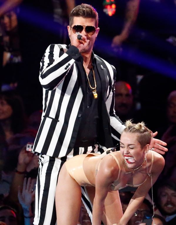 Mtv Video Music Awards 2013 Celebrities React On Miley Cyrus Raunchy Performance With Robin Thicke 1729