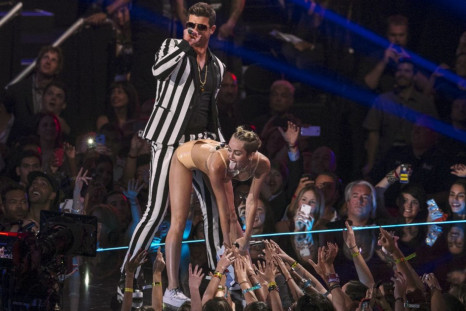 Miley Cyrus and Robin Thicke perform "Blurred Lines" during the 2013 MTV Video Music Awards in New York August 25, 2013/Reuters
