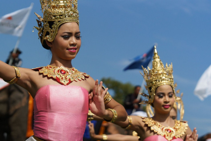 The elephants gently swayed as traditional Thai dancers performed at the opening event. (Photo: www.anantaraelephantpolo.com)