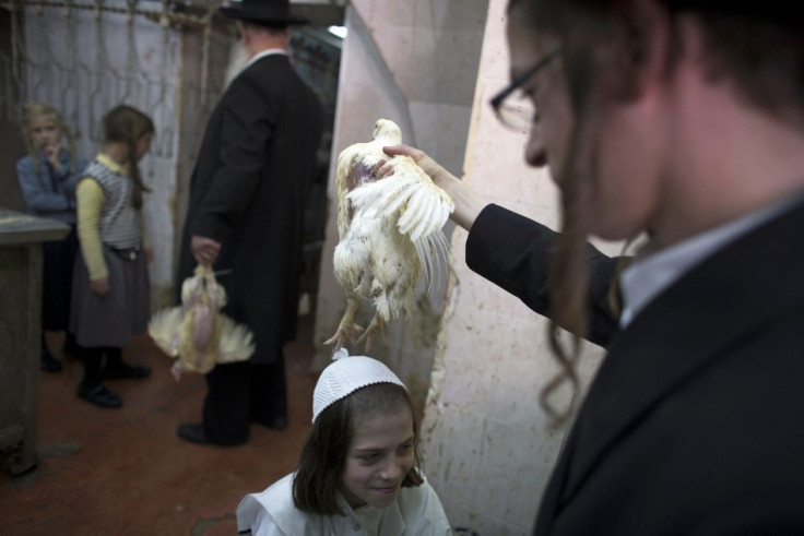 Yom Kippur: Orthodox Jews believe chickens can remove their sins