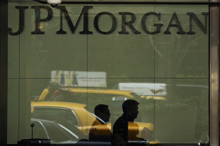 Former JPM traders Javier Martin-Artajo and Julien Grout were indicted by a US grand jury in a criminal case related to the 'London Whale' losses (Photo: Reuters) Former JPM traders Javier Martin-Artajo and Julien Grout were indicted by a US grand jury in a criminal case related to the 'London Whale' losses (Photo: Reuters)