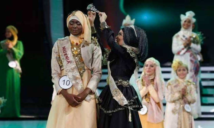 Obabiyi Aishah Ajibola of Nigeria is crowned the World Muslimah 2013 in Jakarta, Indonesia, on 18 September. (Photo: WorldMuslimahFoundation/Facebook)