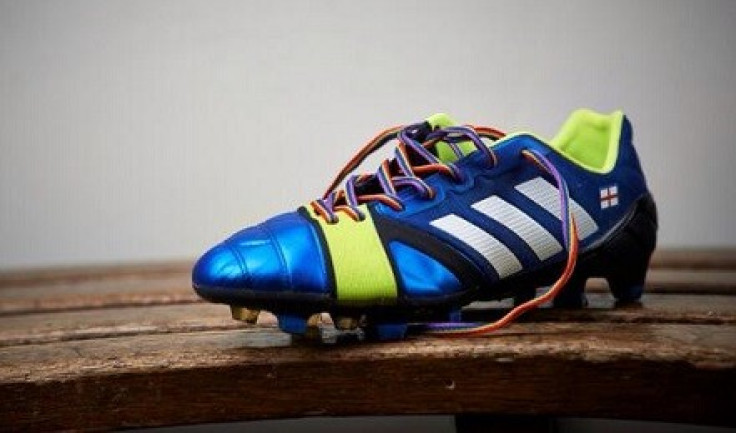 The laces were sent out to all 92 professional clubs in England, plus the 42 in Scotland (Twitter/Joey7Barton)