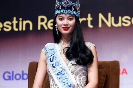 The Miss World 2012 title was awarded to Yu Wenxia on August 18, marking the second time that Miss China had been crowned the honor. The last time China won the Miss World competition was in 2007 when Zhang Zilin took the pageant.