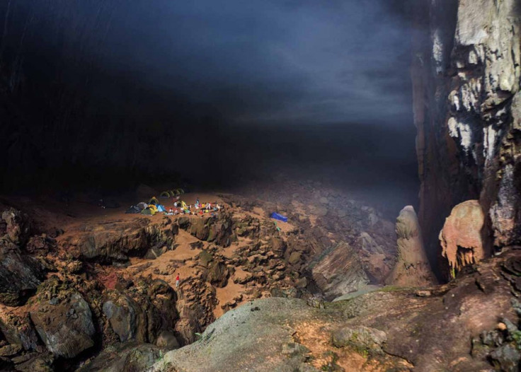 The first batch of tourists visited the Son Doong Cave in July. (Photo: Oxalis)