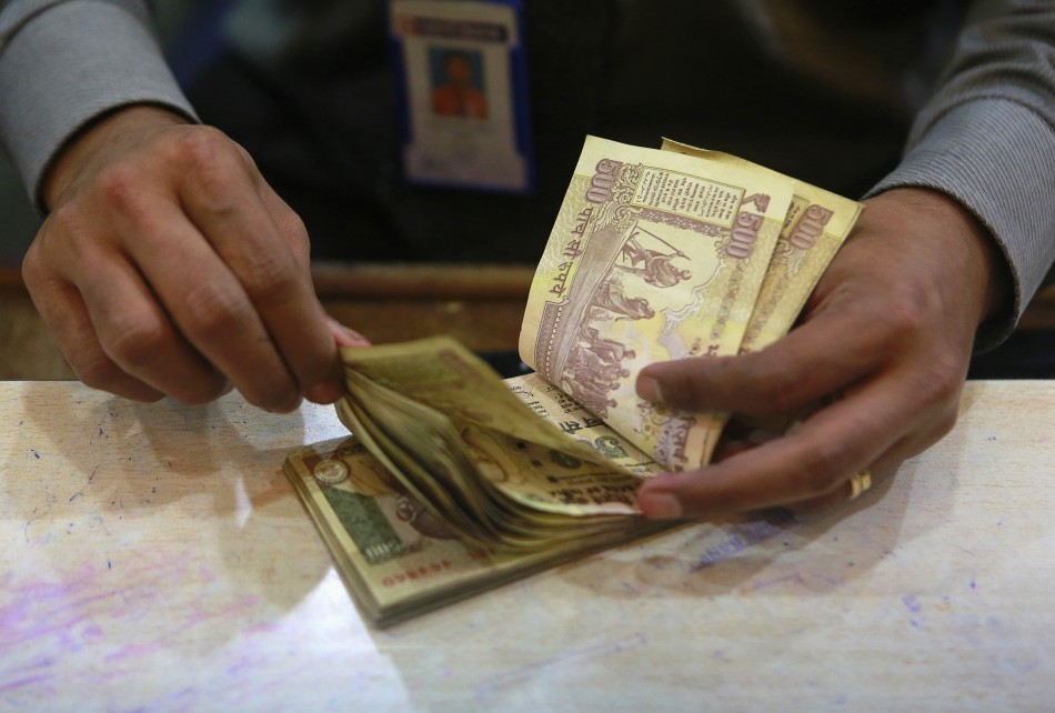 india-rupee-down-to-new-low-on-inflation-data-but-indonesian-and