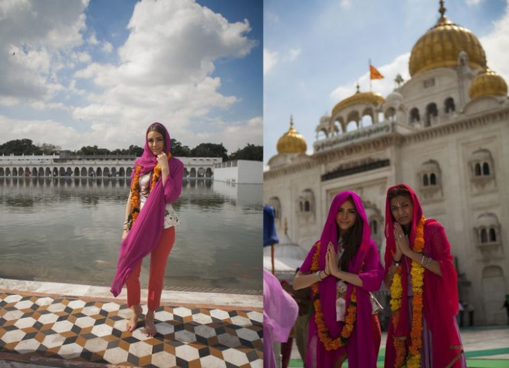 Culpo visits Golden Temple in Amritsar, India. (Photo: Miss Universe Organization)