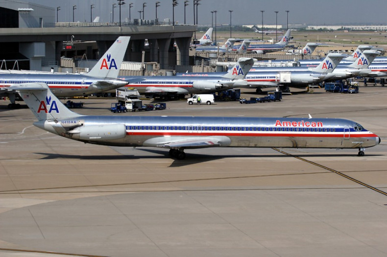 Numerous American Airlines aircraft at Dallas/Fort Worth International Airport in 2005 (Wikimedia)