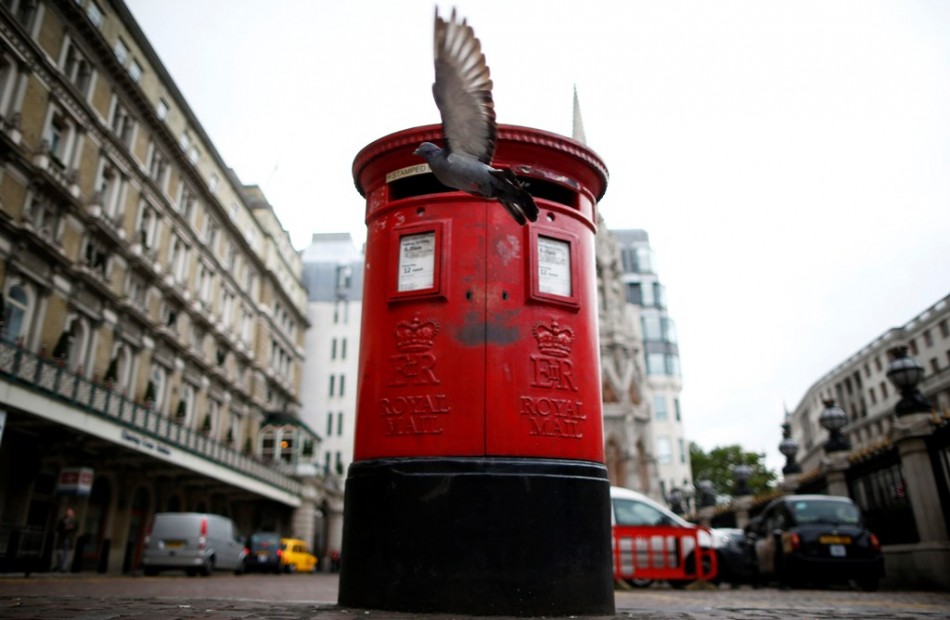 Two investment banks claim Royal Mail shares were underpriced