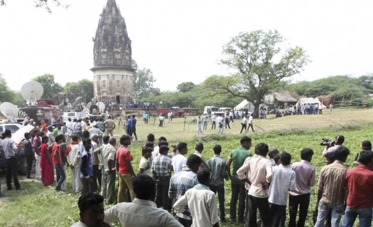 A team of archaeologists excavate for golden treasure at Daundia Khera village in the northern state of Uttar Pradesh.