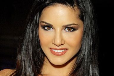 US porn actress Sunny Leone is now trying to establish herself in Bollywood