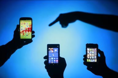 Mobile advertising set to boom (Photo: Reuters)