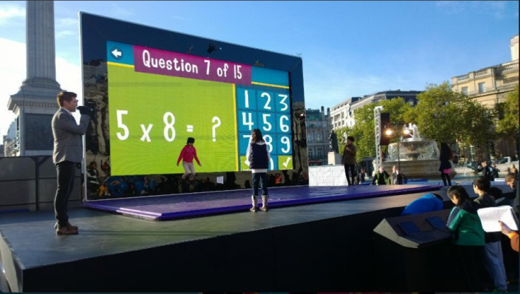 World’s Largest Surface Tablet Spotted in London [PHOTOS]