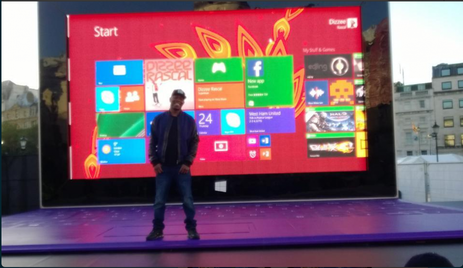 World's Largest Surface Tablet Spotted in London [PHOTOS]