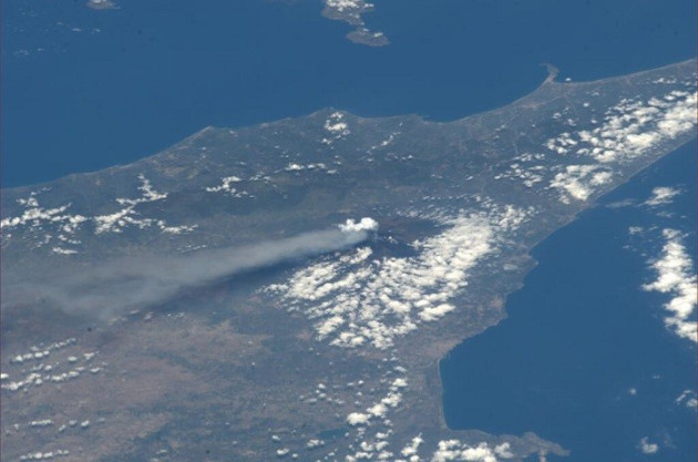 Aerial view of the 14th eruption of Mount Etna by Italian astronaut Luca Parmitano. (Photo: Twitter @astro_luca). Aerial view of the 14th eruption of Mount Etna by Italian astronaut Luca Parmitano. (Photo: Twitter @astro_luca).
