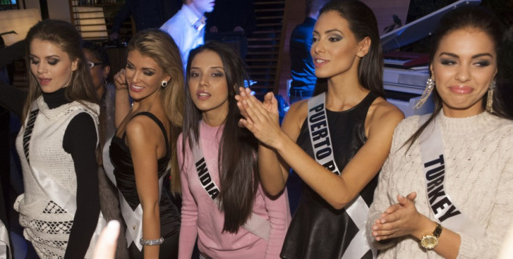 Miss Universe UK (second from left) enjoys party with fellow contestants at Rose Bar. (Photo: Miss Universe Organization L.P., LLLP)