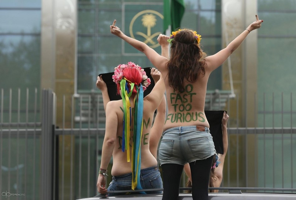Femen Topless Saudi drive