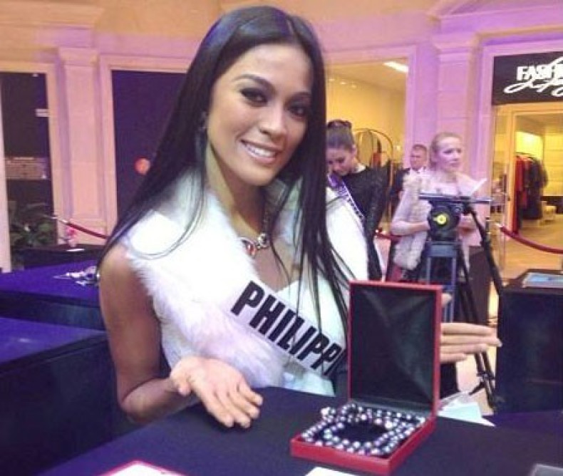 Miss Universe Philippines 2013 Ariella Arida revealed her national gift for the auction event.(Instagram)