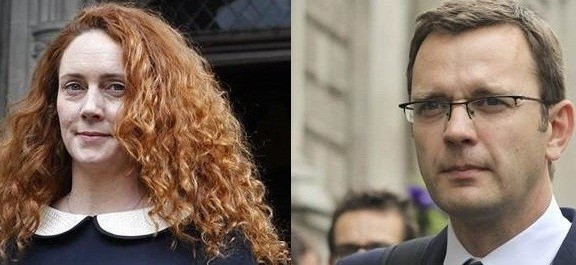 Rebekah Brooks (l) and Andy Coulson had an affair
