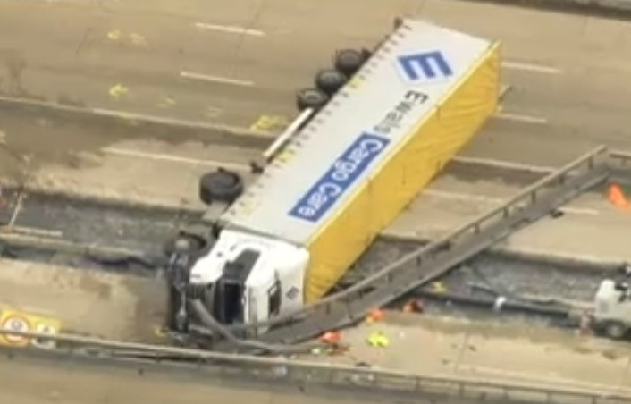 Lorry crashed on M25 between junctions 23 and 25 and brought traffic to a standstill PIC: BBC