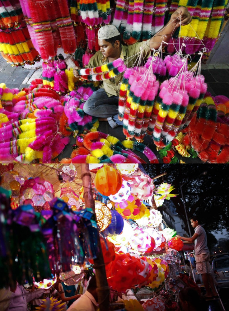 Vendors sell lanterns and garlands at a Diwali market in Mumbai. (Photo: REUTERS)
