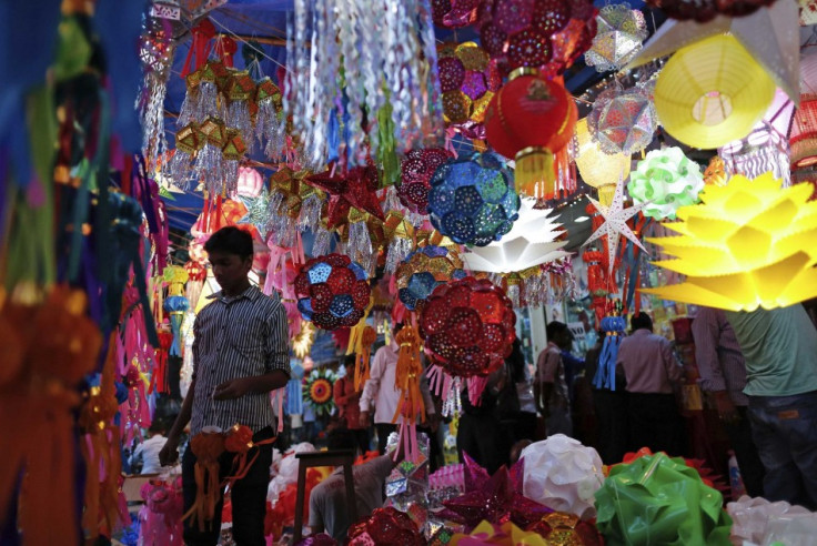 Diwali markets in India are full of decoration items. (Photo: REUTERS)