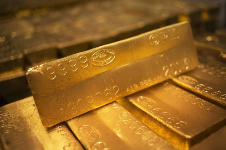 Gold set for biggest weekly loss in two months on U.S. Fed uncertainty