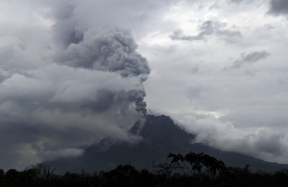 Indonesia: Sinabung Volcanic Eruption Raises Alert Level and Sparks ...