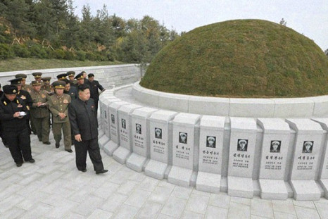 Kim-Jong-un graves sailors