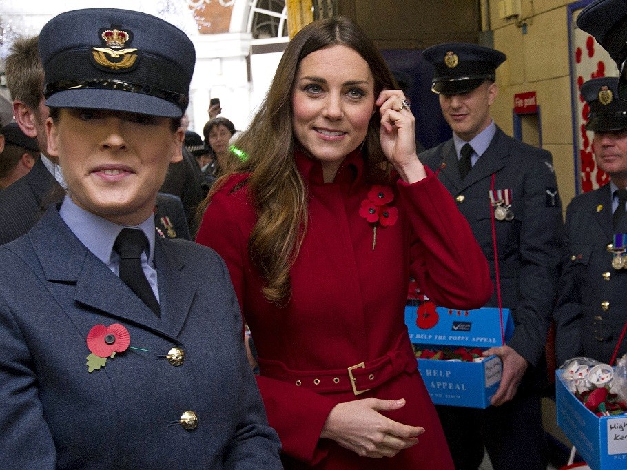 Kate Middleton Rides a Bus and Sells Poppies for Remembrance Day Event