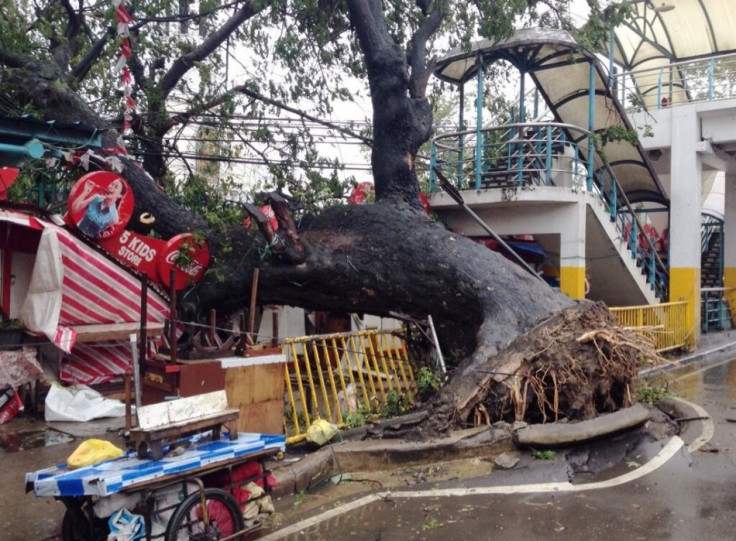 First images of Typhoon Yolanda landfall