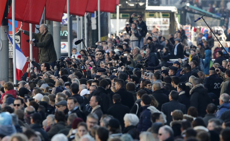 Hollande Protest Paris Champs Elysees