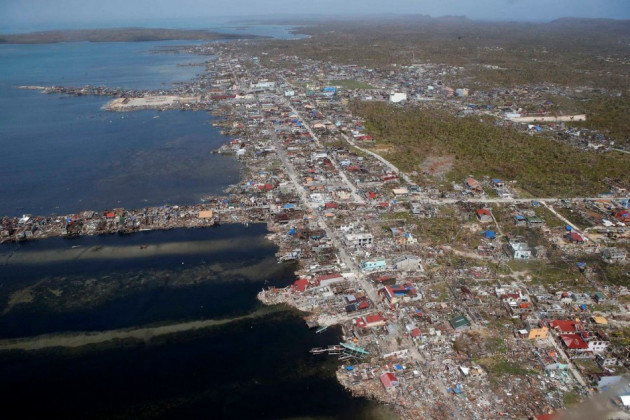 Typhoon Haiyan brings back memories of Japan's March 2011 earthquake and has left the whole of central Philippines in ruins. (Photo: REUTERS/Erik De Castro) Typhoon Haiyan brings back memories of Japan's March 2011 earthquake and has left the whole of central Philippines in ruins. (Photo: REUTERS/Erik De Castro)