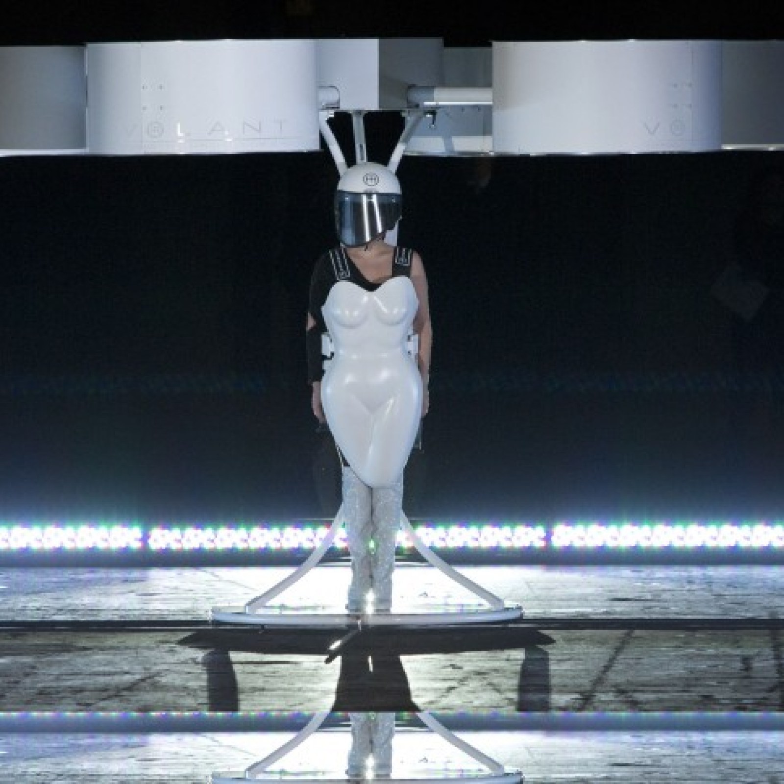 lady gaga flying dress Lady Gaga wears world's first flying dress - video | Lady Gaga