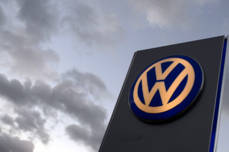 The logo of German carmaker Volkswagen is seen at a VW dealership in Hamburg, October 28, 2013. Volkswagen is due to present company results on Wednesday. REUTERS/Fabian Bimmer