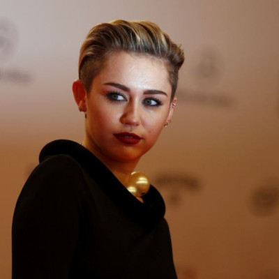 Miley Cyrus Pleads to Her Followers Not to Call Her Ugly
