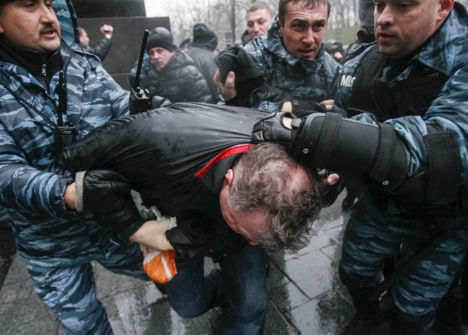 Ukraine Police clash Kiev