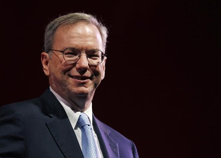 Google co-founder Eric Schmidt thinks iPhone users should switch to Android. Google co-founder Eric Schmidt thinks iPhone users should switch to Android.