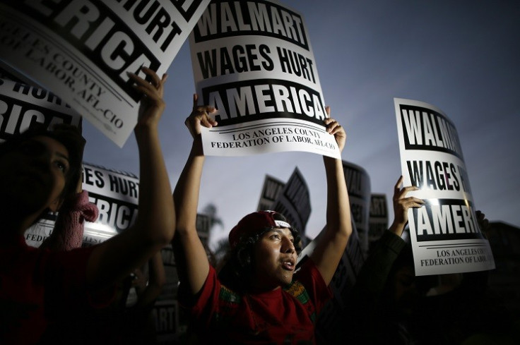 Walmart CEO Mike Duke retires amid worker wage clashes (Photo: Reuters)