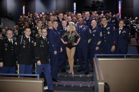 Christina Aguilera sends Thanksgiving wishes(Twitter)