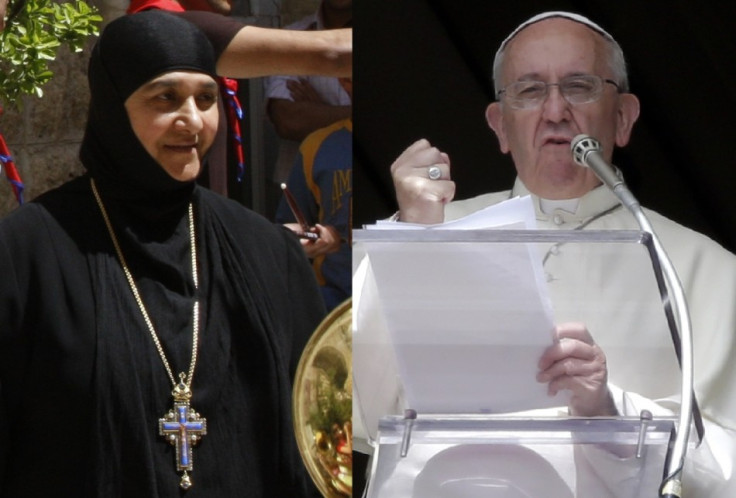 Pope Francis nuns Syria