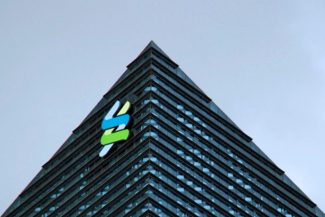 Standard Chartered Says 647 Wealthy Clients' Data Stolen in Singapore
