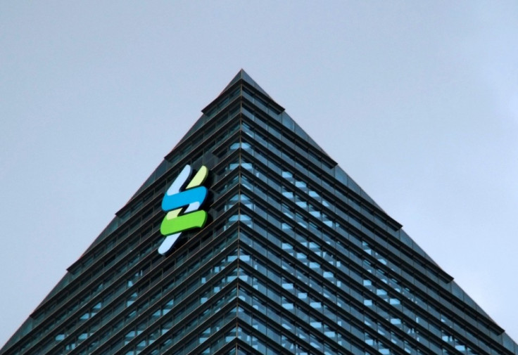 Standard Chartered Says 647 Wealthy Clients' Data Stolen in Singapore