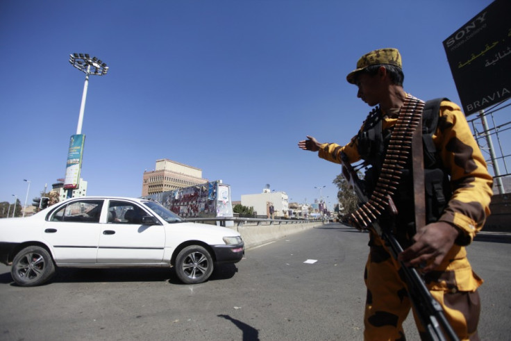 Yemeni forces sweeping Sana'a over defence ministry attack