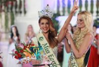 Alyz Henrich of Venezuela is crowned Miss Earth 2013. (MissEarthPageant/Facebook)