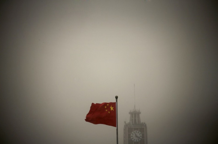 China Tells Pilots To Land In Smog