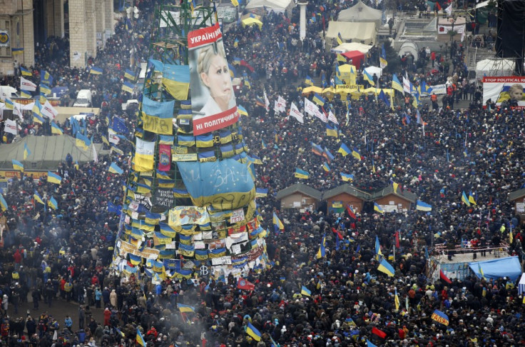 200,000 anti-government protesters gathered in Kiev's main square