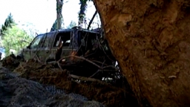 Run away Boulder Flattens a House and 2 Cars in Ohio