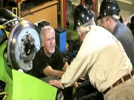 'Titanic' Director James Cameron Dives to the Deepest Part of The Ocean